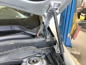 118.gm4i19 Envision 2019 Hood Hinge 304175