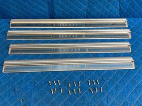 199.ja1r99 98-03 Jaguar Xj8 Door Sill Scuff Plates 4 Piece Oem Set