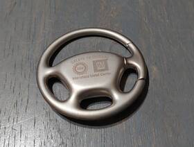 Au-tomotive Gold Inc. 718544190223 Steering Wheel Keychain Chrome Gm Uaw Metal Salute To Success 1.75ftft Mansfield