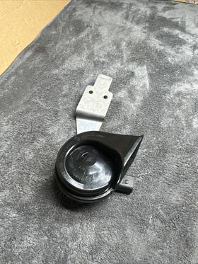 4k6951221 Audi A6 4a C8 Left Low Horn -signal Original