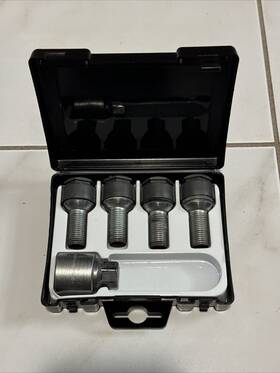 4f0071455 Audi 82a071455 Used A1 8x Anti-theft Locking Wheels Nut Bolts Kit Set