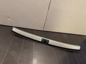 8e0864483 Audi A4 S4 B7 Avant Trunk Seal Trim Aluminum Oem