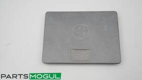 8r1819424 Audi 13-2017 Q5 Front Cowl Water Deflector Positive Battery Panel Cover Cap Oem