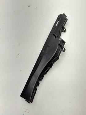 8w0971871h Audi 2018-2023 A5 S5 - Front Left Water Gutter Grommet Bracket Oem