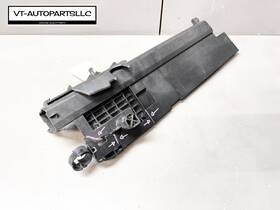 17117618771 Bmw 2011-2016 528i 535i 550i F10 Radiator Cooling Left Bracket 7618771 Oem