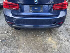 190-60205g Bmw 2017 330i Rear Bumper Cover Blue Side Scratches