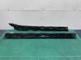 7204022 Bmw 11-16 F10 5 Series 528i 535i Right Passenger Side Rocker Panel Bracket Oem