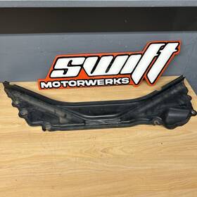 7331243 Bmw 12-20 F22 F30 F32 F36 Engine Bay Partition Cowl Panel Center Trim Cover Oem