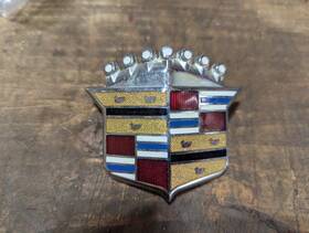 1494979 Cadillac 1979 Hood Crest Emblem - Enamel 1 Post Position Pin