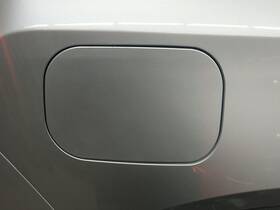 177.gm6m19 Cadillac Fuel Filler Door Flap For 2019 Xt4 Assy Slvr