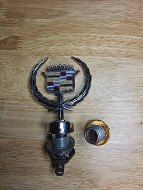 25531878 Cadillac Hood Ornament Topper Pn