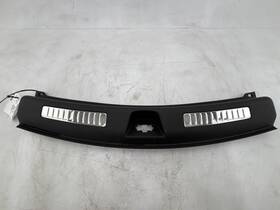 84568781 Cadillac 2019-2024 Xt4 Trunk Latch Lock Sill Scuff Plate Trim Cover Oem