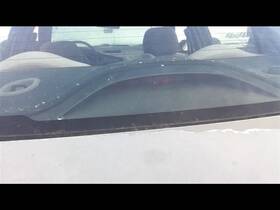 176.gm1g03 Chevrolet Cavalier 2003 High Mounted Stop Light 23492620