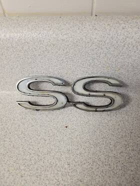 331773 Chevrolet Vintage Gm 1973-1974 Chevelle Ss Fender Trunk Emblem Part