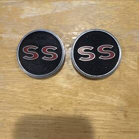 4407181 Chevrolet Pair Of Original Oem 1964 Chevy Ss Black Red Chrome Emblems With Screws