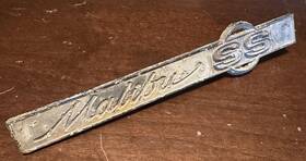 4492586 Chevrolet 1965 Malibu Ss Trunk Emblem Oem Gm #4492586 See Description