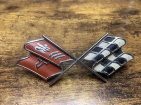 3912706 Chevrolet Corvette Chevy 1968 1972 Original Oem Cross Flag Nose Emblem Gm