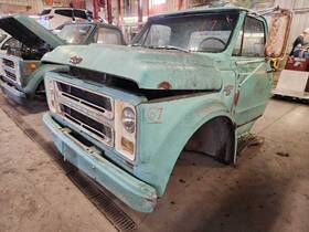 118.gm8967 Chevrolet Truck Left Hood Hinge Fits 1967 C50 1159681