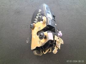 285.ch1607 Chrysler Left Front Door Latch 2006 Chry Town Country 361282