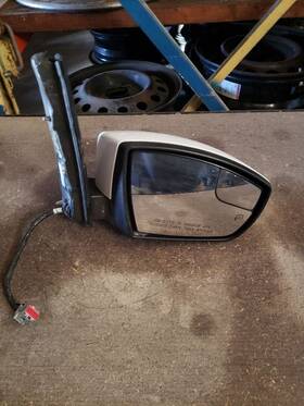 128-04225r Ford Passenger Side View Mirror Heated Approach Lamps Fits 13-18 C-max 152808
