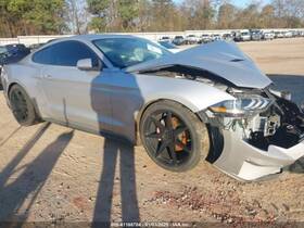 176.fd1f19 Ford Mustang 2019 High Mounted Stop Light 1639437