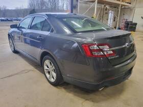 176.fd1t15 Ford Taurus 2015 High Mounted Stop Light 416488