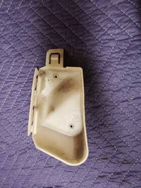 Bm51-17a881-a Ford Focus 1.0 11-14 Rhd Rear Right Bumper Mount Bracket 14614460