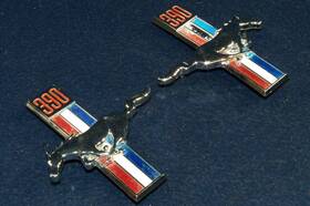 C7zz-16228-d Ford 1967 1968 Mustang Front Fender Emblem Pair 390 Oem C8zb-e