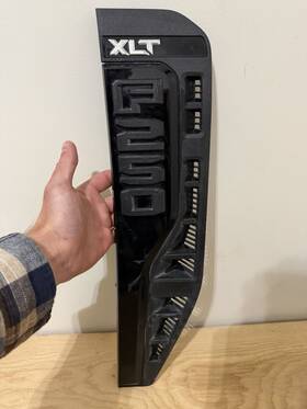 Ford Pc3z16720as Read Oem 2023-26 F-250 Sd Xlt Rh Right Passenger Fender Emblem Badge Black