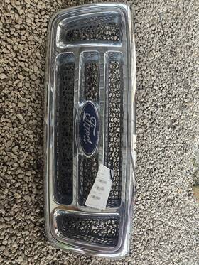 104-01826k Ford Truck Grille Chrome Surround Xlt Fits 07-08 F150 Pickup
