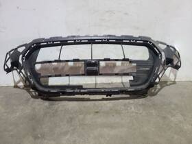 104-02577a Ford Truck Grille Chrome Fits 15-19 Transit 150 579755