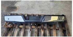 190-02164a Ford Truck 2015-2017 F150 F-150 Rear Bumper Chrome Hitch Pad Park Assist 2615