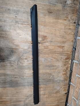 199.fd8199 Ford Truck 1998 1999 2000 2001 2002 Ranger Passenger Door Window Guide Molding Trim