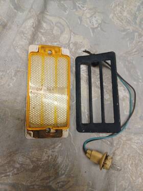 5939893 General Motors Used 1974 1975 Olds Oldsmobile Cutlass Front Side Marker Light Gm 3a4
