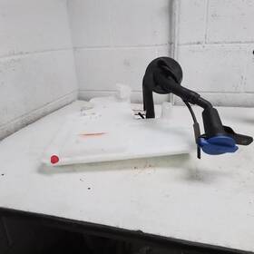 627.gn1a22 Genesis G70 2022 Wash Reservoir 965805