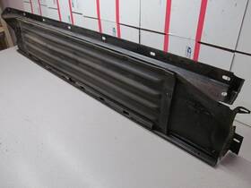 76bw1-6d6 Gm 5524-x43 Rear Body Skirting Below Tailgate 1974-1976 Full Size Station Wagon