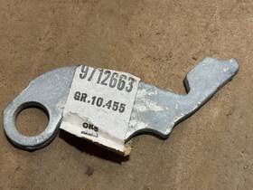 9712663 Gm Lower Detent Link For Front Door Hinge 1970-1975 Chevy Nova Nos