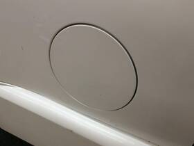 177.gm9i12 Gmc Fuel Filler Door Flap For 2012 Yukon Xl 1500 Assy Wht