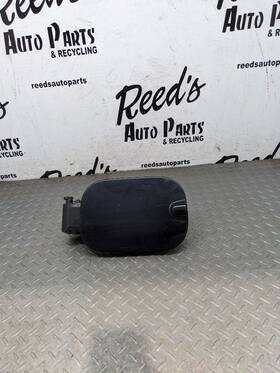199.gm9n21 Gmc Truck Fuel Door Assembly 2020-2024 Silverado/sierra 2500 Hd Crew Cab 1176672