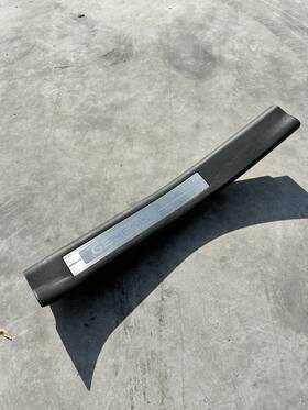 85875-30500 Hyundai 09-14 Genesis Sedan Rear Left Scuff Sill Step Plate Trim Panel Cover Oem