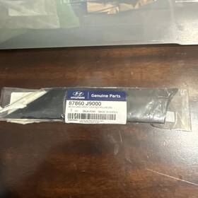 87860-j9000 Hyundai Oem Rear Exterior C-pillar Molding Right Kona Os 2021 87860j9000