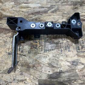 62560-jl00a Infiniti 17-22 Q60 Right Passenger Side Headlight Bracket Oem