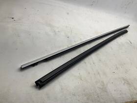 127.ja1p09 Jaguar 09-15 Xf Front Left Door Window Belt Molding Trim T