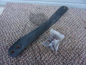 52057507 Jeep 93-98 Grand Cherokee Lower Radiator Support Driver Side Bracket