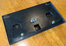 55255992 Jeep 93-98 Grand Cherokee Zj Front License Plate Tag Mount Bracket Holder Oem
