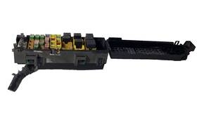 P56047202ac Jeep 2004 Wrangler Tj 4.0l 5 Speed Engine Fuse Box Part # Oem