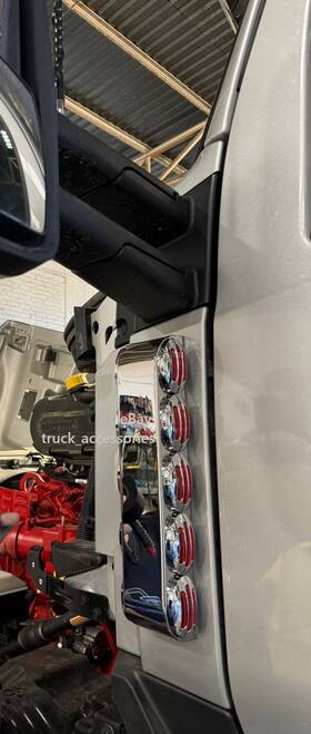 Ss-1077 Jml Kustoms Filter Light Panel Only 5 Small M2 Per Side T680 / T880 T990 579 Pair