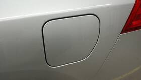 Lexus 177.le1210 Fuel Filler Door Flap For 2010 Gx460 Assy Slvr Paint Code-1g1