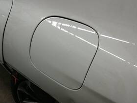 177.le1x18 Lexus Fuel Filler Door Flap For 2018 Ls500 Assy Wht