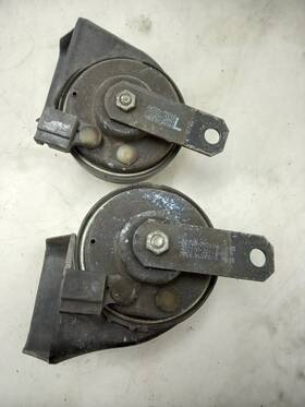 86520-75010 Lexus 11 12 13 14 15 16 17 Ct200h Horn Pair